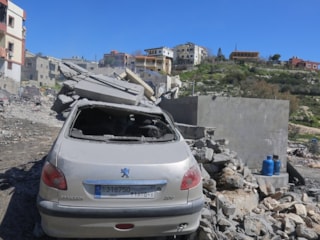 İsrail'in Lübnan'a yönelik gece saatlerinden bu yana düzenlediği saldırılarda 43 kişi öldü