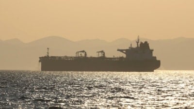 Dünyadaki petrol talebinin yüzde 70'i stratejik boğazlardan taşınıyor