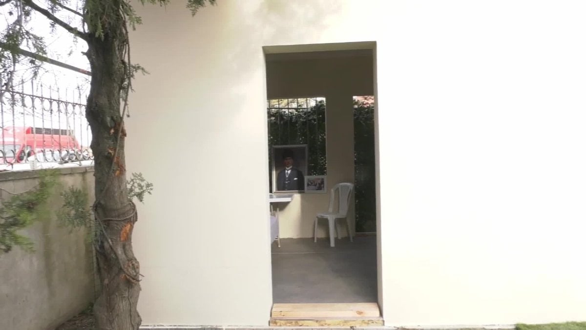 Silivri’de İmamoğlu’nun cezaevi hücresinin örneği sergileniyor