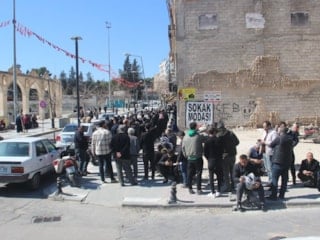 Şanlıurfa'da APP plakası olan araç sahipleri uzun kuyruklar oluşturdu