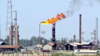 Çin'de akaryakıt fiyatlarına ton başına 100 dolar zam geldi