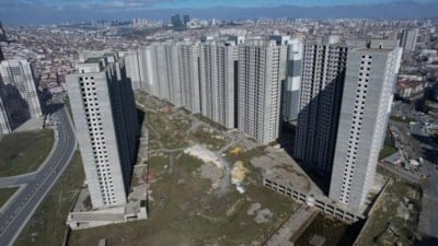 Esenyurt'ta yapımı 15 yıldır bitmeyen gökdelenler hakkında iflas kararı verildi