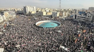 Tahran meydanları Mücteba Hamaney'e biat için doldu