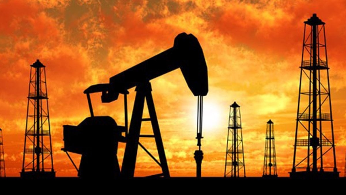 Petrol fiyatları 100 dolar seviyesine geriledi