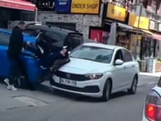 İstanbul'da yolda yürüyen kadına çarpıp kaçan sürücüye 46 bin lira ceza