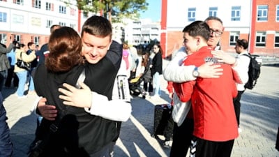 Katar'da mahsur kalan Türk sporcular yurda döndü