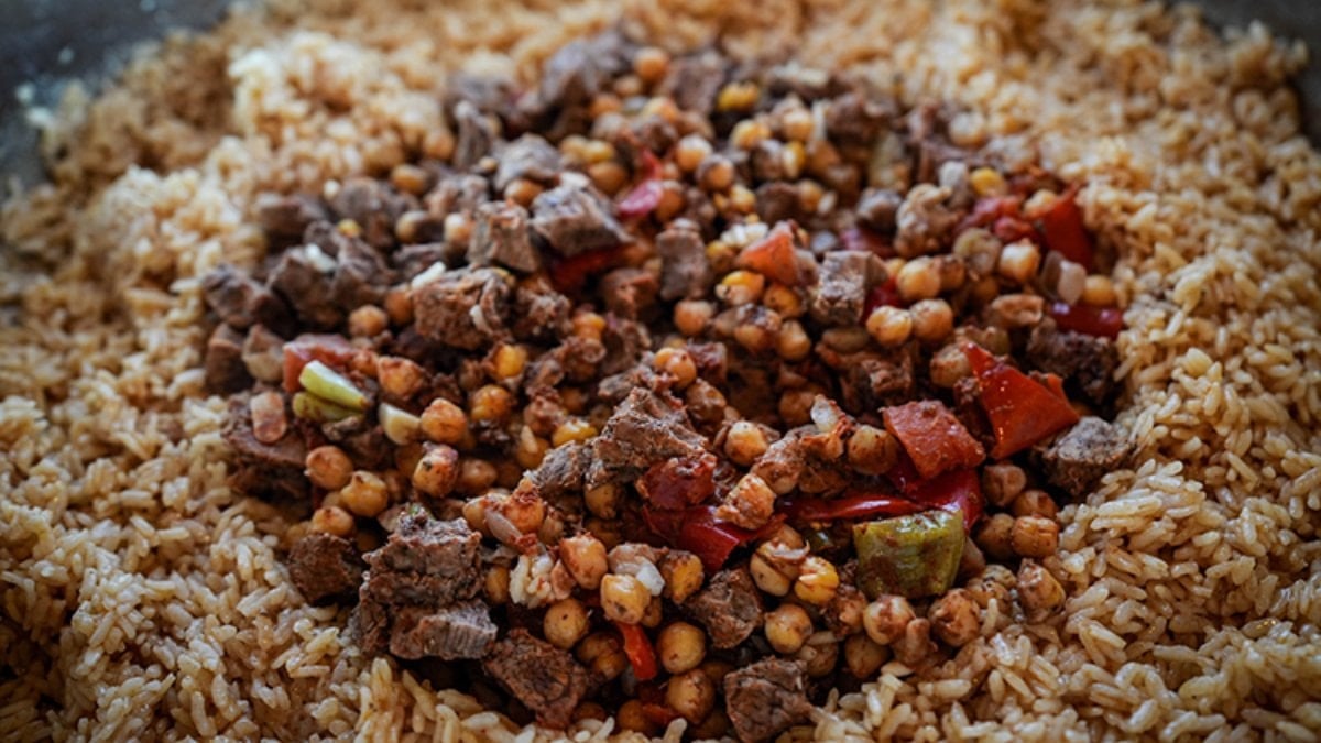 Adak yemeği: Dileği olan pişiriyor...