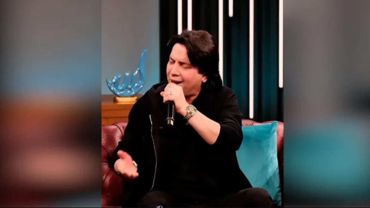 Şarkıcı Murat Başaran'dan 'Kabe'de Hacılar' performansı geldi