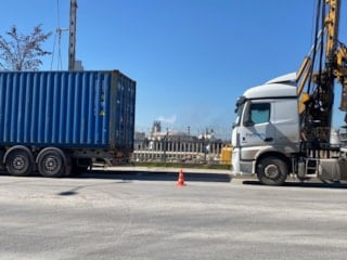 Kocaeli’de iki tır arasında kalan sürücü hayatını kaybetti