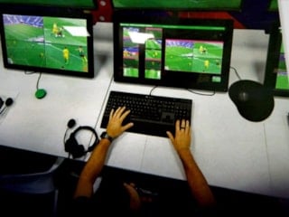 Derbide çıkan kırmızı kartta ne konuşuldu? 25. haftanın VAR kayıtları yayınlandı