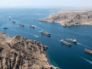 İran: İşgalcilerle bağlantılı hiçbir gemi Hürmüz Boğazı'ndan geçemez