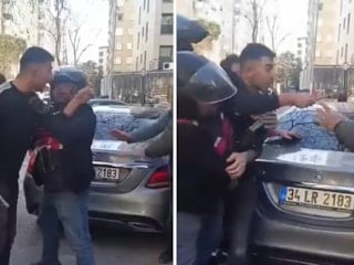 Kadıköy’de trafikte demir çubuklu saldırı kamerada