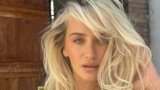 Didem Soydan yine podyumda! Transparan tarzı yorum aldı