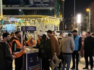 AK Parti İstanbul’dan 39 ilçenin 961 mahallesinde lokum ikramı