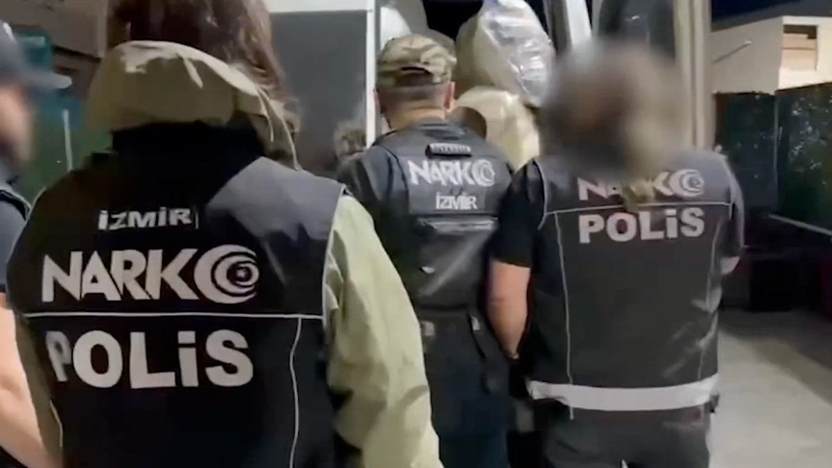 İçişleri Bakanlığı: İzmir'de 1 ton 346,5 kg skunk uyuşturucu maddesi ele geçirildi