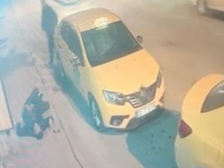 Edirne'de fenalaşarak yere yığılan adamın yanından geçip gittiler: Hayatını kaybetti