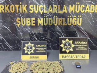 Sakarya'da konum atarak uyuşturucu satan zehir tacirleri suçüstü yakalandı