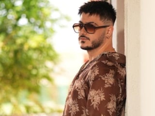 Kafasına 7 dikiş atılmıştı! Şarkıcı Semicenk’ten haber var