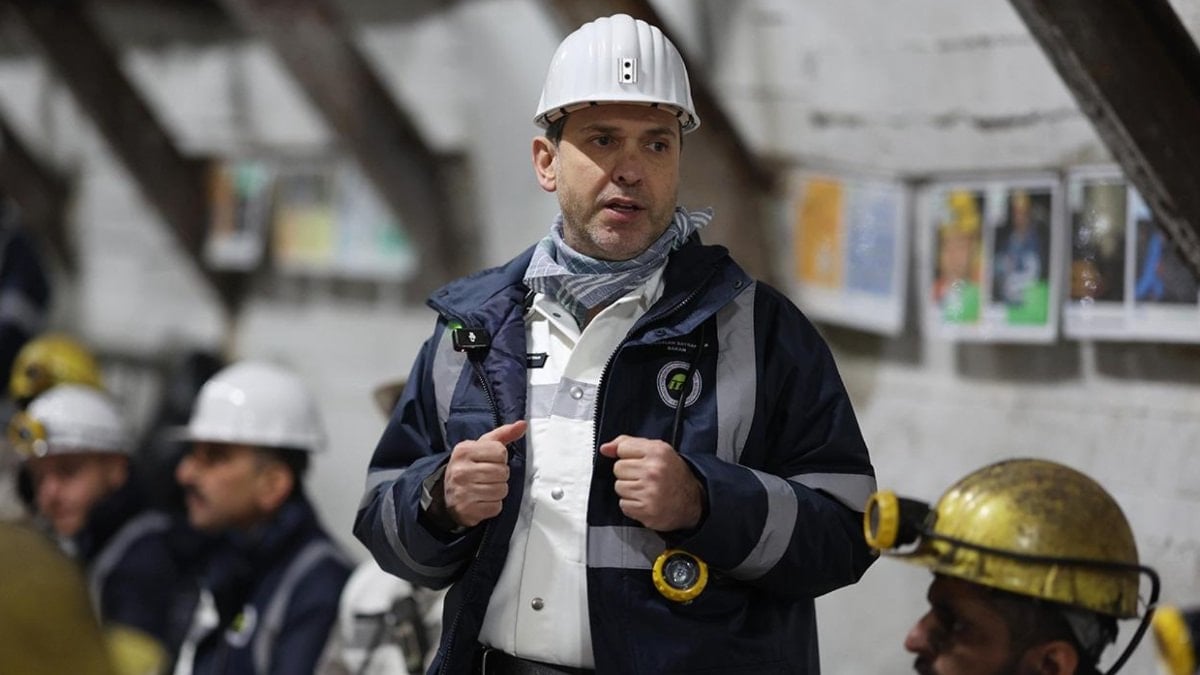 Alparslan Bayraktar: Karadeniz'de iki yeni sondaja başlıyoruz