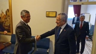 Özgür Özel, Bülent Arınç'la bir araya geldi