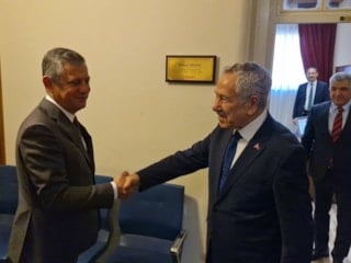 Özgür Özel, Bülent Arınç'la bir araya geldi