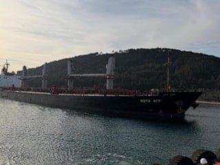 Çanakkale Boğazı’nda makina arızası yaşayan gemi karaya oturdu