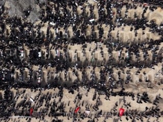 ABD-İsrail saldırısında ölen İranlı öğrencilerin mezarlarına ait yeni görüntüler