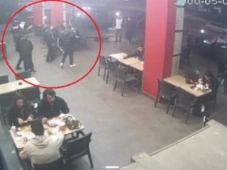 Antalya'da bir çocuk, 'neden bakıyorsun' tartışmasında 2 akranı tarafından darbedildi