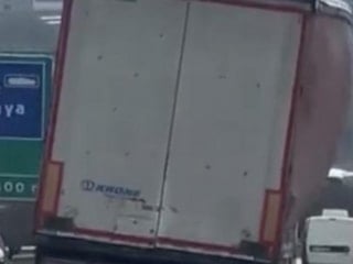 Bursa’da tır yan ilerledi: Trafikte korku dolu anlar