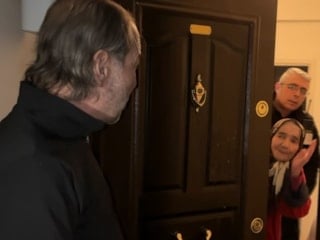 Aksaray'da Alzheimer anne oğlunu unuttu: Sokakta kalan oğlu için ekipler seferber oldu