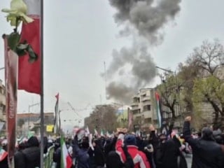 İran'da miting alanında patlama