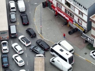 Sultanbeyli’de drone denetimi: Kaldırımdan giden sürücülere rekor ceza