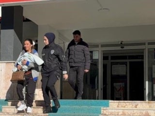 Konya'da bebeğinin bezine uyuşturucu gizleyen anne tutuklandı