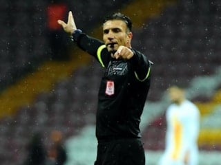 Fatih Karagümrük - Fenerbahçe maçının VAR’ı Özgür Yankaya oldu