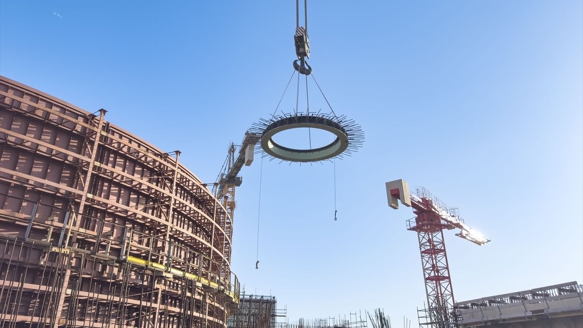 Akkuyu NGS'nin 4. güç ünitesinde reaktör şaftının yapısal bileşeni takıldı