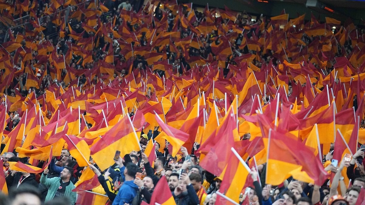 Galatasaray'da yeni sezon kombine bilet yenileme dönemi başladı