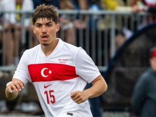 Yusuf Akçiçek, fıtık operasyonu geçirdi