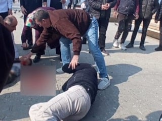 Bursa'da çöp kamyonunun altında kalan çocuk can verdi