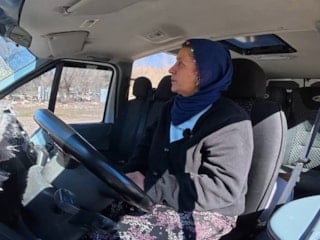 Tunceli'de 15 yıldır servis şoförlüğü yapıyor