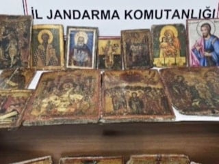 Samsun'da 18. yüzyıla ait 24 tablo ele geçirildi