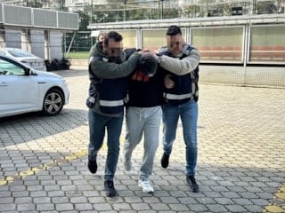 Interpol tarafından yakalanan cinayet zanlısı Rusya'dan getirildi