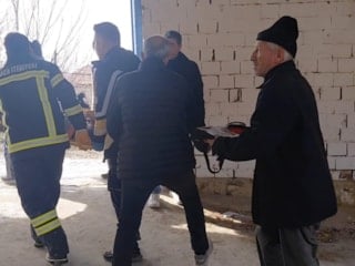 Çorum'da çöken duvar ile dengesini kaybetti: