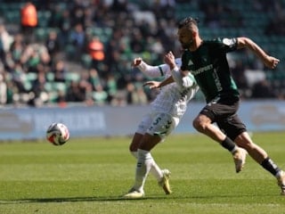 Konyaspor, Kocaelispor'u son dakikada mağlup etti: Selçuk İnan'dan hakeme protesto geldi!