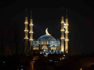 Edirne'de Selimiye’nin üzerinde hilal büyüledi