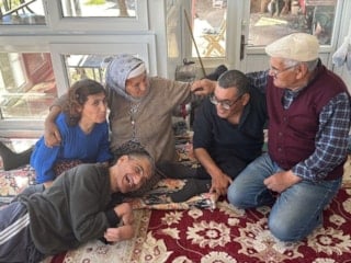 Muğla'da yaşlı çift, 52 yıldır engelli 3 çocuklarına bakıyor