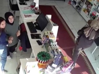 Kayseri'de eczaneden fark ücreti ödemek istemeyen kadın dehşet saçtı
