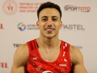 Adem Asil, halka aletinde altın madalya kazandı