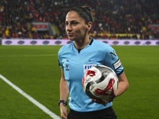 22 yıl sonra kadın hakem yönetti! Göztepe ile Alanyaspor yenişemedi