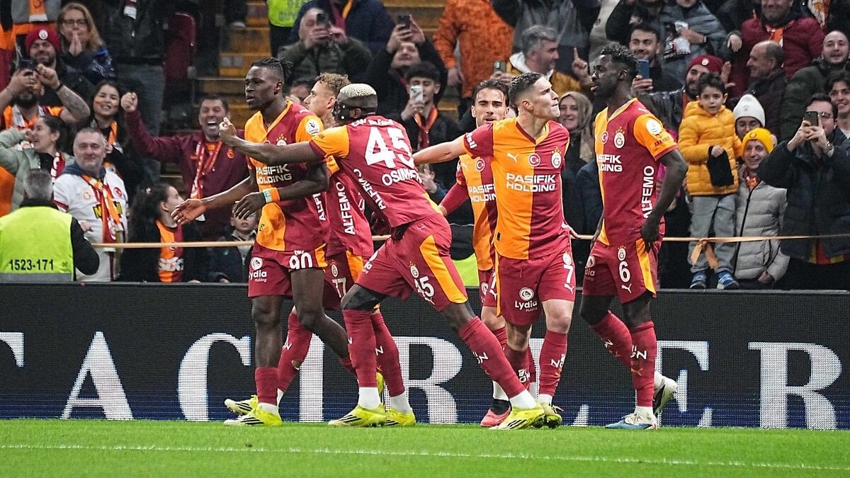 Galatasaray, Başakşehir'e 3 attı