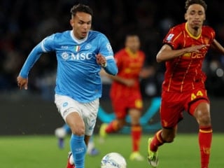 Napoli sahasında Lecce'yi yendi